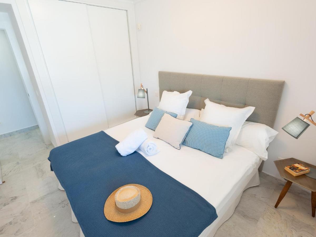 Apartment Vacation I Puerto Banus Sea Front, View, 24-7 Security, Pool Marbella