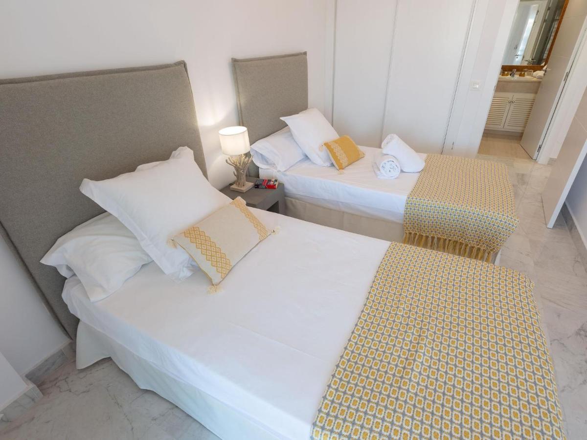 Vacation I Puerto Banus Sea Front, View, 24-7 Security, Pool *